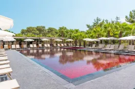 GOLDEN SUN HOTEL Pools & Beach