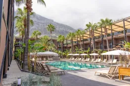GOLDEN SUN HOTEL Pools & Beach