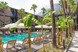 GOLDEN SUN HOTEL Pools & Beach