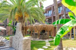 GOLDEN SUN HOTEL Pools & Beach