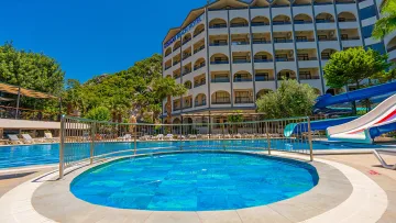 GOLMAR BEACH HOTEL Pools & Beach
