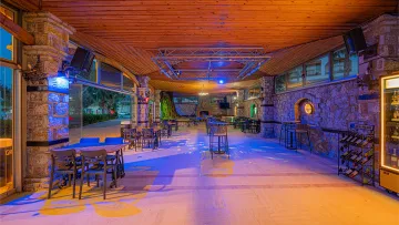 GOLMAR BEACH HOTEL Bars