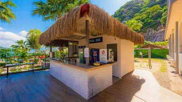GOLMAR BEACH HOTEL Bars