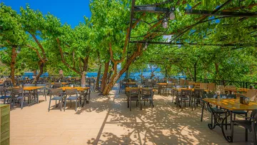 GOLMAR BEACH HOTEL Restaurants