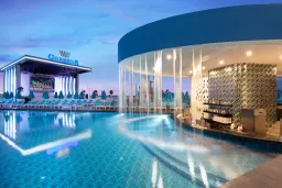 GRANADA LUXURY BEACH Pools & Beach