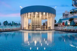 GRANADA LUXURY BEACH Pools & Beach