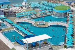 GRANADA LUXURY BEACH Pools & Beach