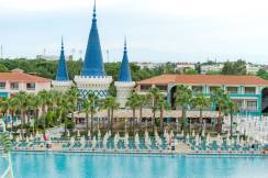 GRANADA LUXURY BELEK Pools & Beach