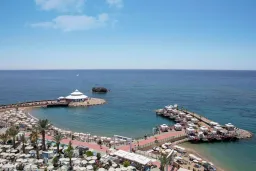 GRANADA LUXURY OKURCALAR Pools & Beach