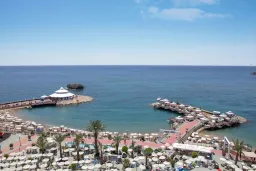 GRANADA LUXURY OKURCALAR Pools & Beach