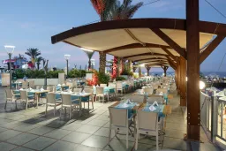 GRANADA LUXURY OKURCALAR Bars