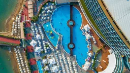 GRANADA LUXURY OKURCALAR Pools & Beach