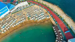 GRANADA LUXURY OKURCALAR Pools & Beach