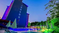 GRAND ALISA HOTEL Pools & Beach