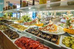 GRAND BLUE SKY HOTEL Restaurants