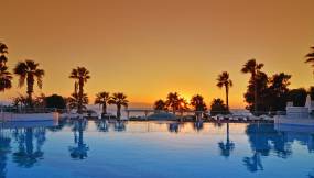 GRAND BLUE SKY HOTEL Pools & Beach