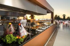 GRAND BLUE SKY HOTEL Restaurants