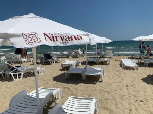 GRAND HOTEL NIRVANA Pools & Beach