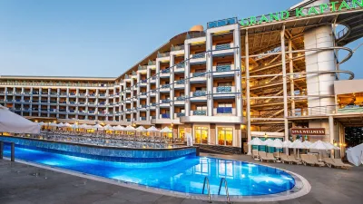 GRAND KAPTAN HOTEL Pools & Beach