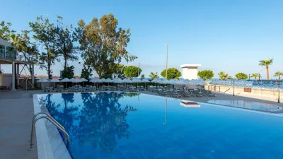 GRAND KAPTAN HOTEL Pools & Beach