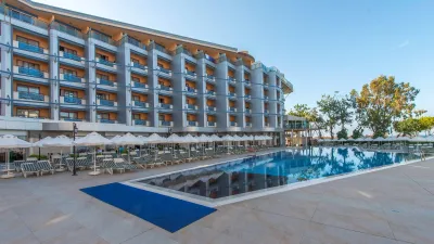 GRAND KAPTAN HOTEL Pools & Beach