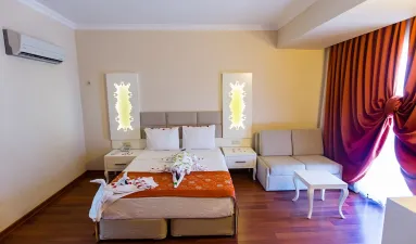 GRAND MIRAMOR HOTEL Rooms