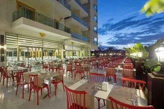 GRAND RING HOTEL Restaurants