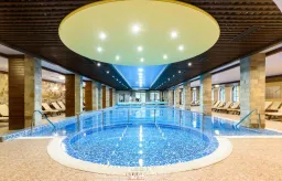 GRAND ROYALE HOTEL - SPA Pools & Beach