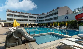 GRAND VIKING HOTEL Pools & Beach