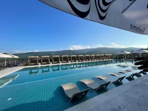 GRANDE VISTA RESORT - SPA Pools & Beach