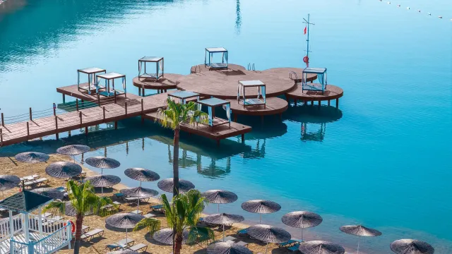GREEN BAY RESORT-SPA Pools & Beach