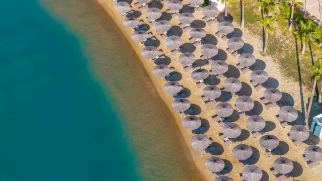 GREEN BAY RESORT-SPA Pools & Beach