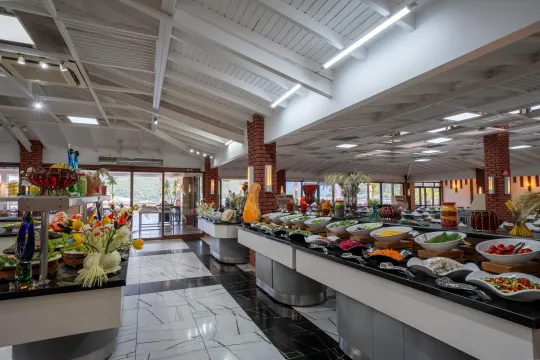 GREEN BAY RESORT-SPA Restaurants
