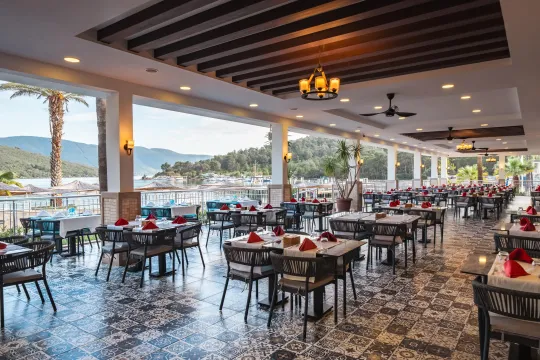 GREEN BAY RESORT-SPA Restaurants
