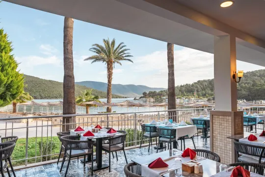 GREEN BAY RESORT-SPA Restaurants