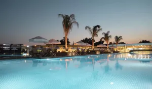 GREEN GARDEN RESORT-SPA Pools & Beach