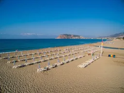 GREEN GARDEN RESORT-SPA Pools & Beach