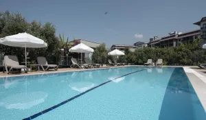 GREEN GARDEN RESORT-SPA Pools & Beach