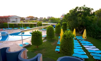 GREEN GOLD HOTEL Pools & Beach