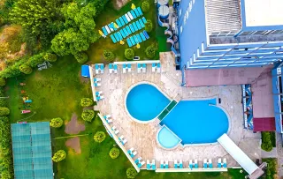 GREEN GOLD HOTEL Pools & Beach