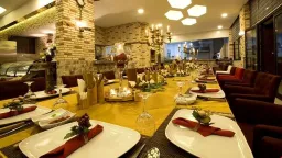 GREEN LIFE HOTEL Restaurants