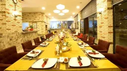 GREEN LIFE HOTEL Restaurants