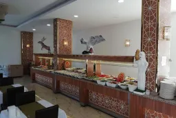 GREEN LIFE HOTEL Restaurants