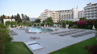 GREEN NATURE DIAMOND Pools & Beach