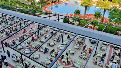 GREEN NATURE RESORT AND SPA Restaurants