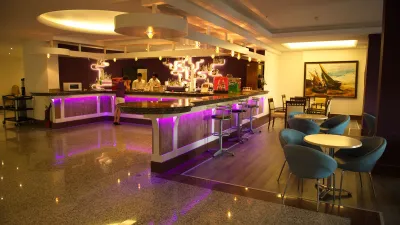 GREEN NATURE RESORT AND SPA Bars