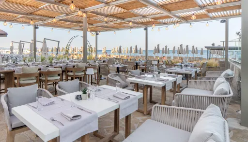 GRIFID HOTEL NOA Restaurants