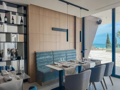 GRIFID HOTEL NOA Restaurants