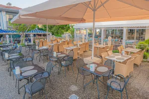 HAWAII HOTEL Bars