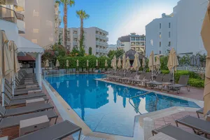 HAWAII HOTEL Pools & Beach